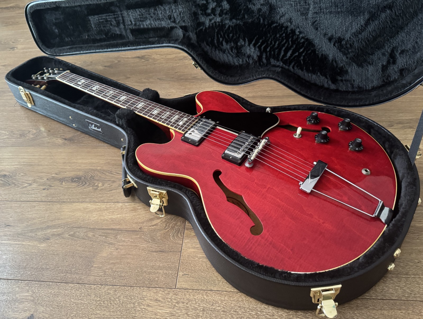Electric Guitar Lessons | Beginner & Intermediate Guitar Course