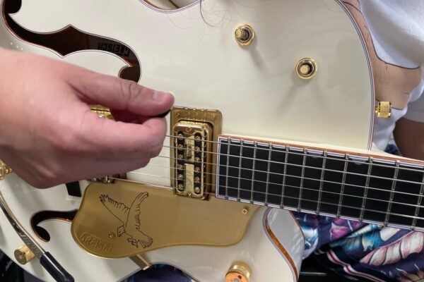 The Secret To Fast Guitar Playing